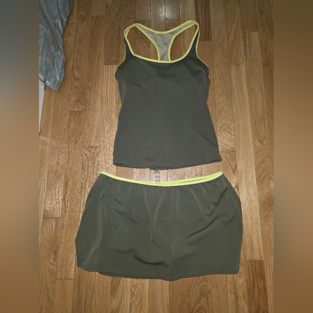 VINTAGE VICTORIAS SECRET TANKINI SIZE LARGE BODY BY VICTORIA COLORBLOCK SET